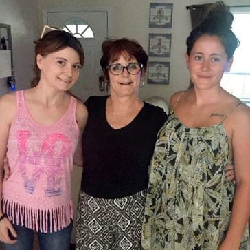 Ashleigh Evans with her sister Jenelle Evans and mother